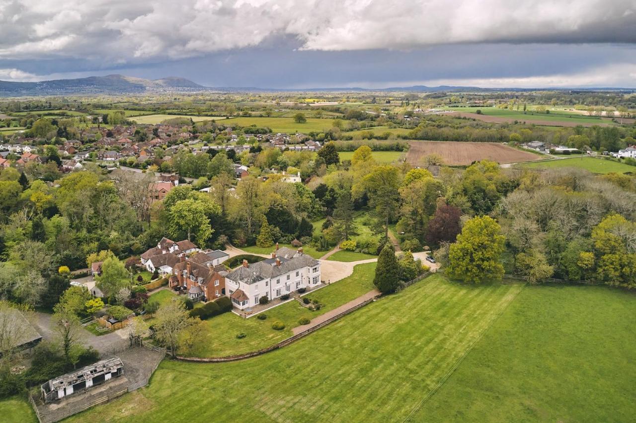 Equestrian Manor Vila Upton upon Severn Exterior foto